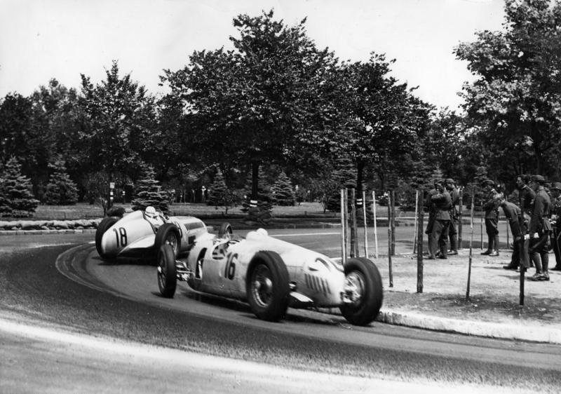 Illustration for article titled Alfa Romeo in Grand Prix Racing